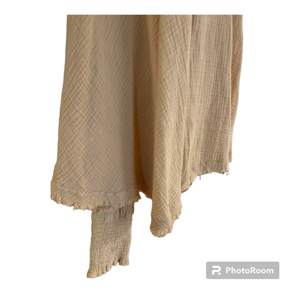 Oli & Hali, M/L, Light Yellow Button down Oversize Blouse. - Picture 8 of 10